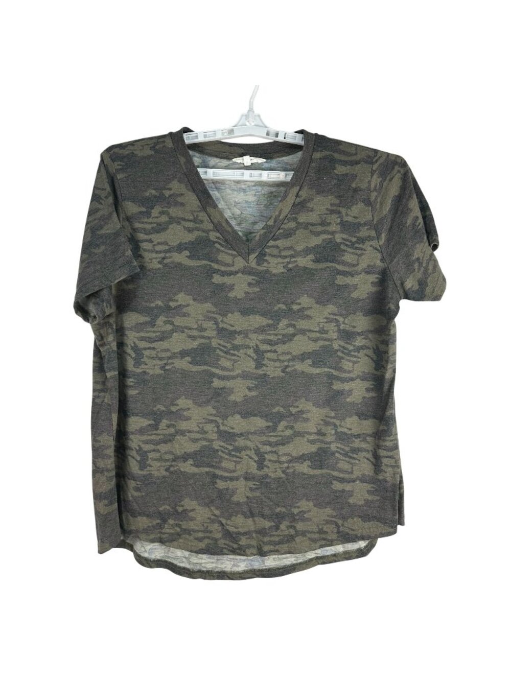 Amaryllis Womens Camo V-Neck T-Shirt 1X Green Lightweight Stretch